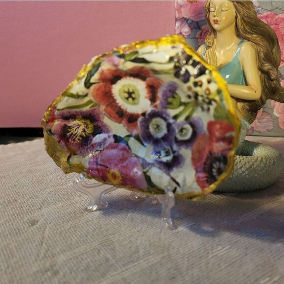 DECOUPAGE OYSTER SHELL DECOUPAGE FLOWERS TRINKET DISH ON A OYSTER SHELL - Picture 3 of 5